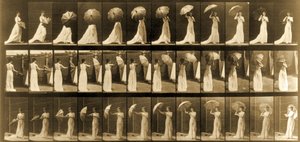 Femme ouvrant un parapluie de la série 